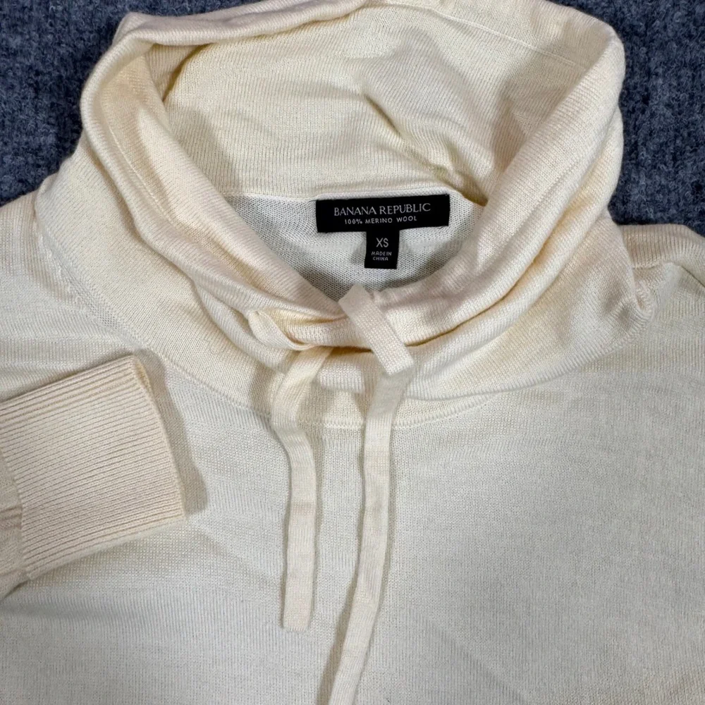 Banana Republic Cowl Neck Drawstring Sweater Womens XS Cream Merino Wool EUC